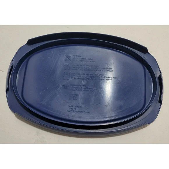 Pyrex 1.3 Qt Easy Grab 10x7 Oval Clear Dish With Navy Blue Snap-On Lid - Picture 2 of 5